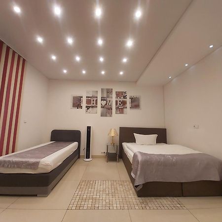 Gemuetliches J&L Apartment Nahe Des Hauptbahnhofes Μπάντεν-Μπάντεν Εξωτερικό φωτογραφία