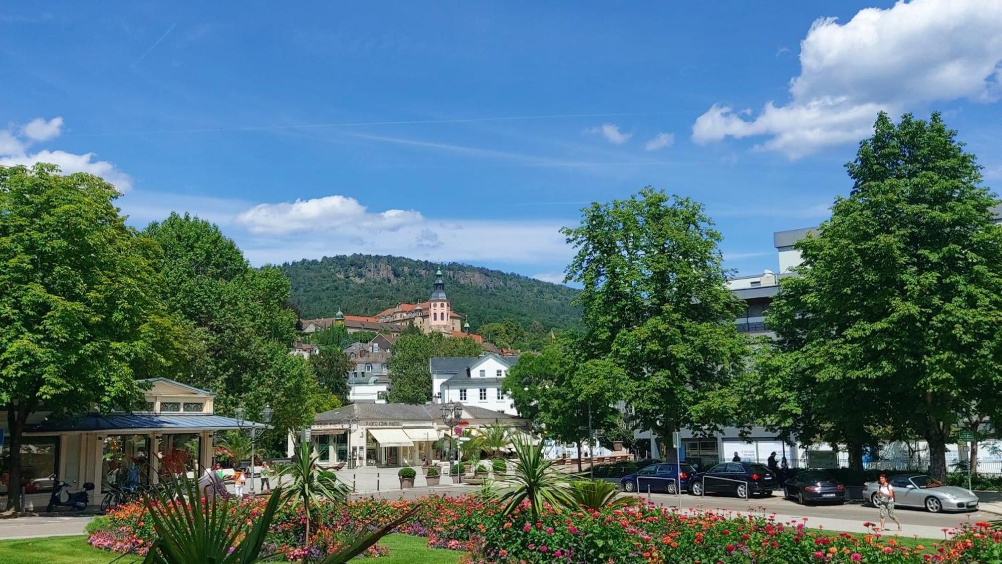 Gemuetliches J&L Apartment Nahe Des Hauptbahnhofes Μπάντεν-Μπάντεν Εξωτερικό φωτογραφία